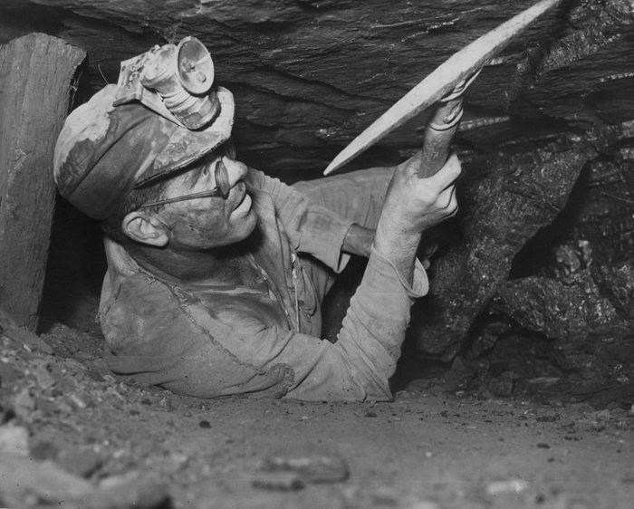 Роль опыта работы в определении заработной платы шахтёров