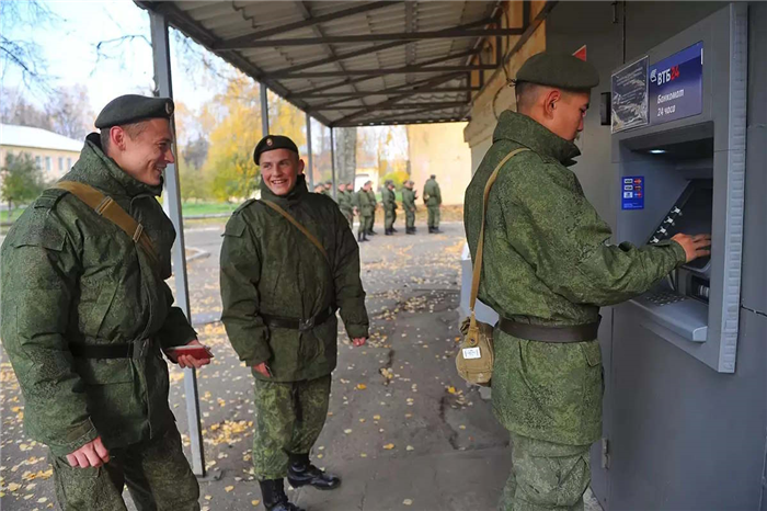 Виды выплат по контракту сына на 6 месяцев