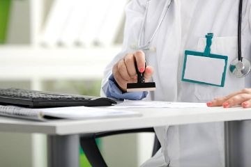 Какие документы необходимы для печати листа нетрудоспособности в поликлинике?